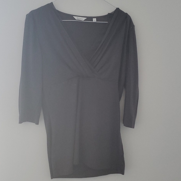 REITMANS + SERAPHINE women's v-neck shirts - Picture 2 of 5